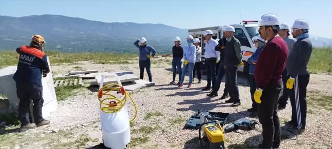 Tokat Gaziosmanpaşa Üniversitesi'nde afet eğitimleri devam ediyor