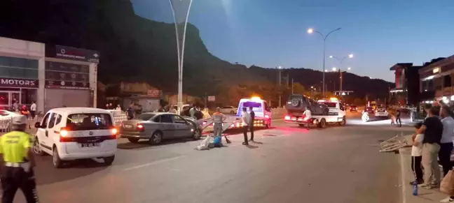 Afyonkarahisar'da Zincirleme Trafik Kazası: 3 Yaralı