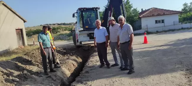 Esetçe Beldesi'nde Doğal Gaz Altyapı Çalışmaları Devam Ediyor