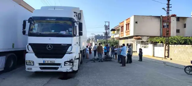 Reyhanlı'da Tır ile Motosiklet Çarpıştı: Sürücü Hayatını Kaybetti