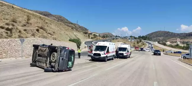 Amasya'da Kamyonetlerin Çarpışması Sonucu 4 Kişi Yaralandı