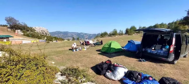 Yamaç Paraşütü Sporcuları Kapıkaya'yı Keşfetti