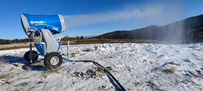 Uludağ'da Beklenen Kar Yağışı Yerine Suni Karlama Başladı