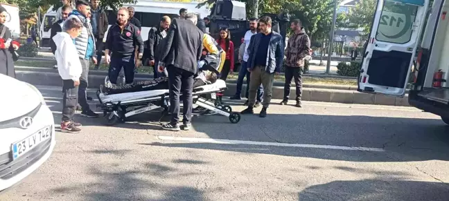 Batman'da Yaya Trafik Kazası: Hafif Ticari Araç Çarptı