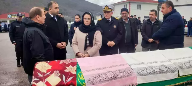 Kıbrıs Gazisi Selamettin Dönmez'in Eşi Şükriye Dönmez Hayatını Kaybetti