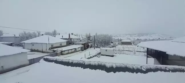 Antalya'da Kar ve Gök Gürültülü Sağanak Etkili Oldu