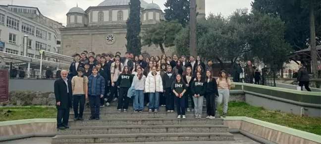 Samsun'da öğrenciler gençlik merkezi ile tarihi alanları gezdi