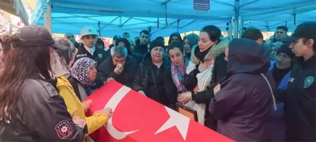 Motosiklet Kazasında Hayatını Kaybeden Polis Memuru Doğan Biçici, Çanakkale'de Defnedildi