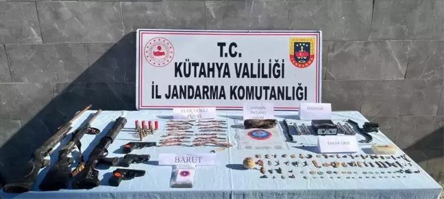 Kütahya'da Tarihi Eser Operasyonu: 120 Parça Obje Ele Geçirildi