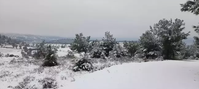 Sındırgı'da Kar Yağışı Sevinci