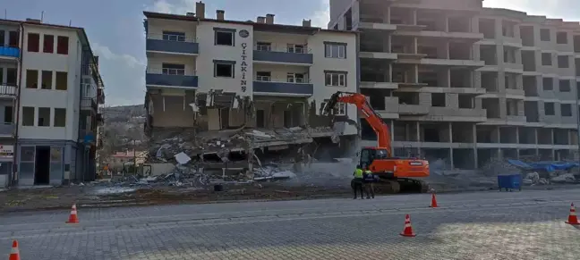 Sivas'ın Gürün İlçesinde Deprem Yaraları Sarılıyor