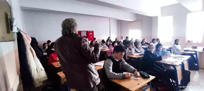 Kumral Abdal Anadolu Lisesi'nde Deprem Bilinçlendirme Eğitimi