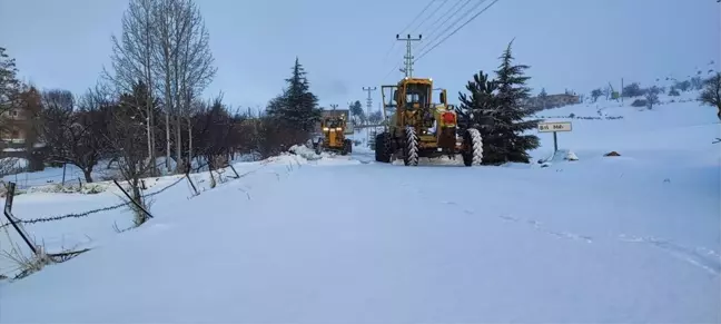 Kayseri'de Kardan Kapanan 61 Mahalle Yolu Ulaşıma Açıldı