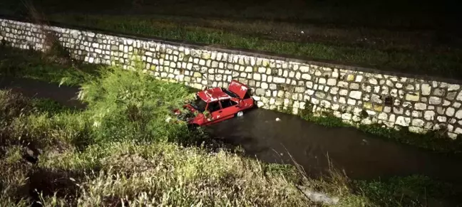 Denizli'de genç, babasından kaçırdığı araçla dereye uçtu