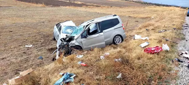 Afyonkarahisar'da trafik kazası: 3 kişi yaralandı