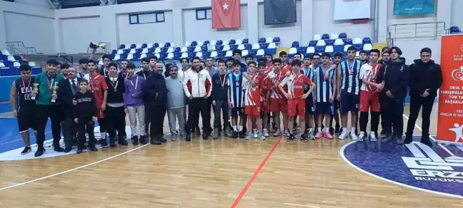 Mümtaz Turhan Proje Anadolu Lisesi Basketbol Takımı Liseler Arası Turnuvada Şampiyon Oldu