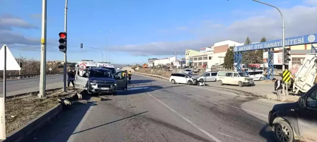 Ankara'da Trafik Kazası: 6 Yaralı