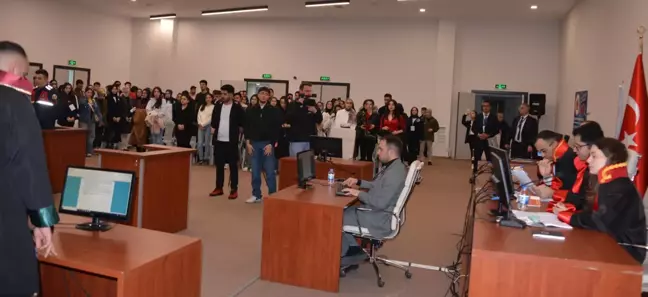 Atatürk Üniversitesi'nde Hukuk Fakültesi Öğrencilerine Kurgusal Duruşma Deneyimi