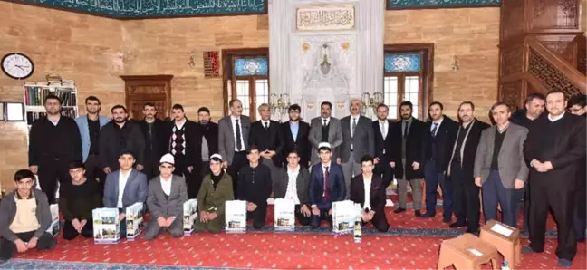 Ahlat'ta 'İmam Hatip Liseleri Arası Ezan Okuma ve Hafızlık' Yarışması