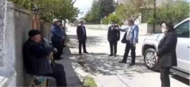 Başkan Şahiner yardım paketi dağıttı