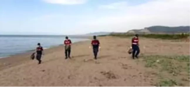 Jandarma ekiplerinden çevre temizliği