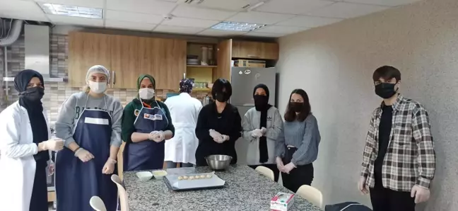 Lise ve üniversite öğrencilerinden Cemile Meriç'e ziyaret