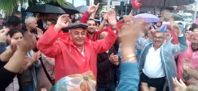 Başkan Kaplan, Cumhurbaşkanı Erdoğan'ın zaferini vatandaşlarla birlikte kutladı