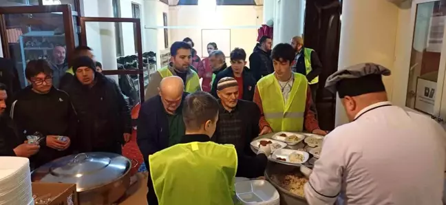 Düzce'de 113 Yıllık Kandil Geleneği Devam Ediyor