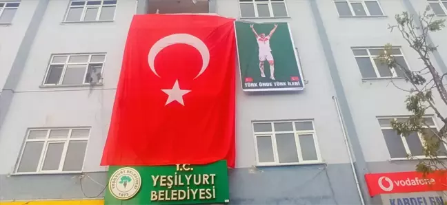 Yeşilyurt Belediyesi Merih Demiral'a Destek Verdi