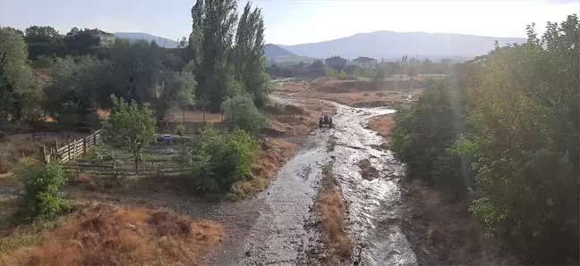 Çorum'un Ortaköy ilçesinde şiddetli yağışlar ve sel felaketi yaşandı