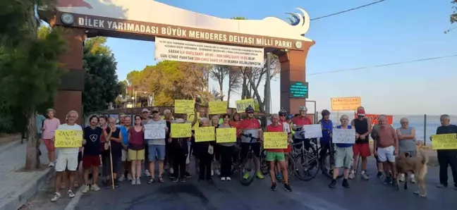 Kuşadası'nda Sporcular Yasağı Protesto Etti