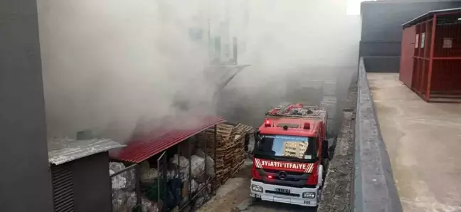 Beylikdüzü'nde Kimya Fabrikasında Yangın