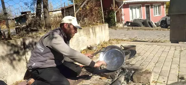 Bursalı Kalaycı Ustası Geleneksel Mesleğini Yaşatıyor