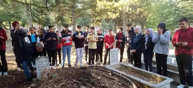 Öğretmenler Günü'nde Vefat Eden Öğretmenler Anıldı