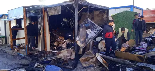 Adıyaman'da Konteyner Kentte Yangın: 1 Konteyner Kullanılamaz Hale Geldi