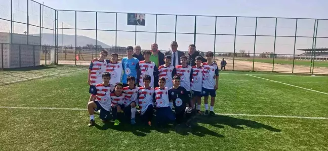 Niğde'de Okul Sporları Mahalli Futbol Müsabakaları Tamamlandı