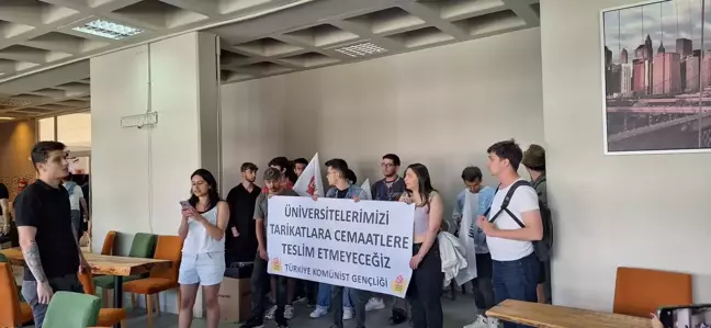 Eğitim Fakültesi dekan ataması protesto ediliyor