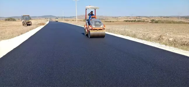 Edirne'de Köy Yollarında Asfalt Çalışmaları Devam Ediyor