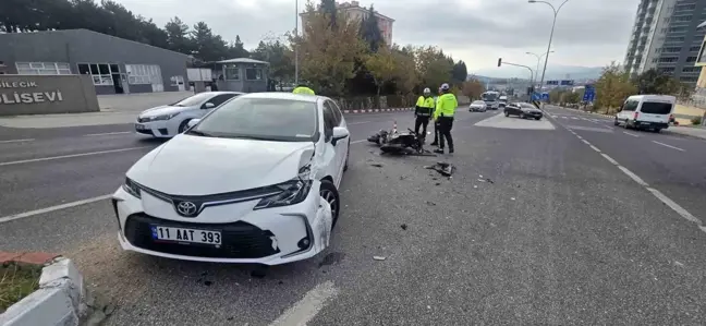 Bilecik'te Otomobil ile Motosiklet Çarpıştı: 1 Yaralı