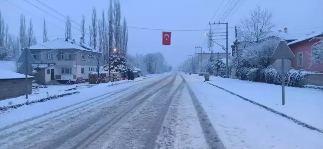 Tokat'ta Kar Yağışı Hayatı Etkiliyor