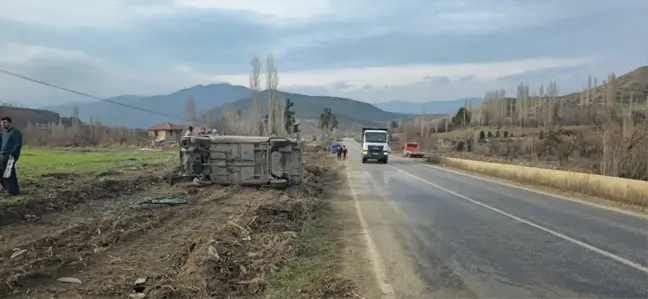 Çorum'da Devrilen Otomobilin Sürücüsü Yaralandı