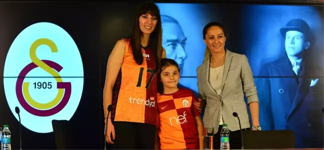 Galatasaray Ailesinde Olmaktan Dolayı Gurur Duyuyorum