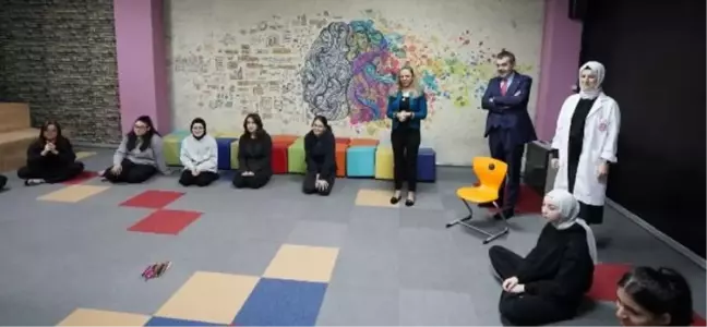 Milli Eğitim Bakanı Yusuf Tekin Ümitköy Kız Anadolu İmam Hatip Lisesi'ni ziyaret etti