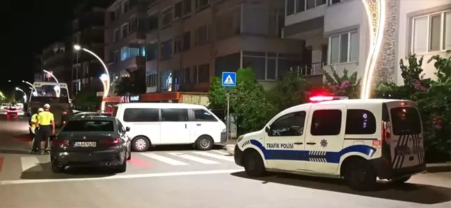 Karamürsel'de sürücü polis kontrol noktasında otomobili terk ederek kaçtı