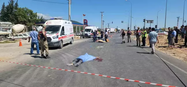 Hatay'da kamyonet ile motosikletin çarpışması sonucu 2 kişi öldü