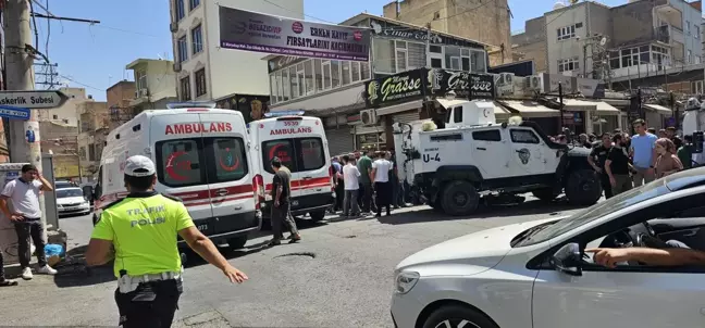 Nusaybin'de Zırhlı Polis Aracı ile Motosiklet Çarpıştı: 1 Yaralı