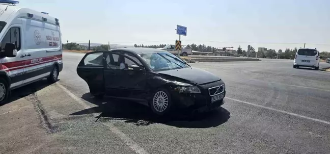 Gaziantep'te Kavşakta Kaza: 2 Yaralı