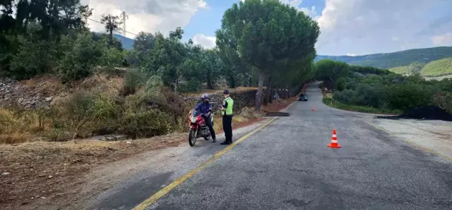 Aydın İl Jandarma Komutanlığı Trafik Timleri Sürücüleri Bilgilendirdi