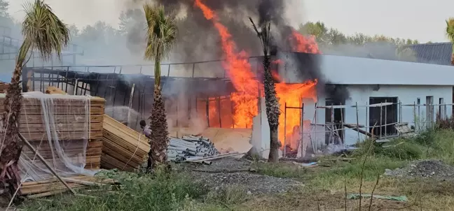 Sapanca'da Restoran İnşaatında Yangın Çıktı