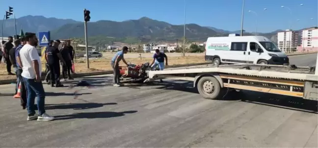 Hatay'da Tırla Çarpışan Motosikletin Sürücüsü Hayatını Kaybetti